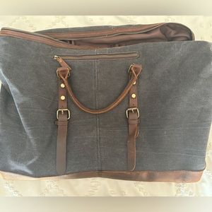 Travel tote